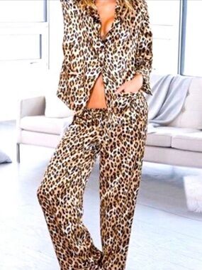 Victoria's Secret Satin Leopard Print Loungewear / Pajama Set